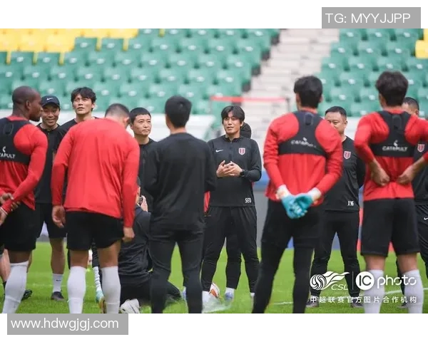 赛后分析:北京足球队与成都足球队在比赛中的战术灵活性对比与启示 赛后分析:北京足球队与成都足球队在比赛中的战术灵活性对比与启示